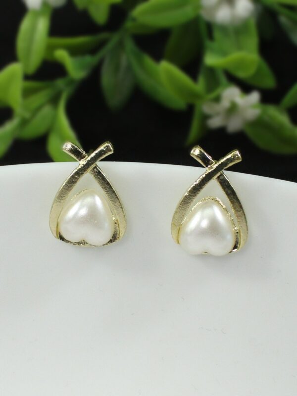 Trendy Golden Heart Pearl Studs